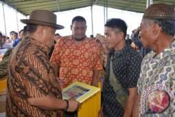 Gubernur : Bantuan Nelayan Jadi Stimulus Peningkatan Ekonomi