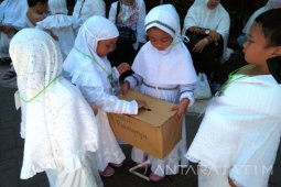 Siswa Al Muslim Sidoarjo Bantu Rohingya