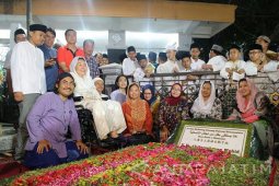 Prasasti di Makam Gus Dur Dibuka untuk Umum