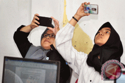 Memotret dengan mengintip pakaian dalam perempuan dipenjara