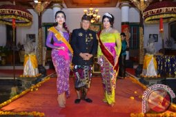 Dr Deby Vinski Dianugerahi Gelar Bangsawan Puri Agung Singaraja