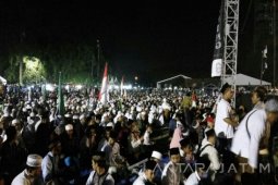 "Bondowoso Bersholawat" Meriah dengan Bendera Merah Putih