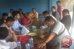 Dijadikan Tersangka Wartawan Bereaksi