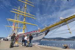 KRI Bima Suci Tiba di Padang