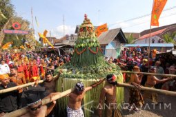 Grebeg Tumpeng Suro