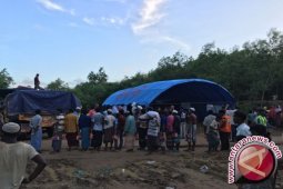 Tenda dari Indonesia akhirnya bisa dinikmati pengungsi Rohingya