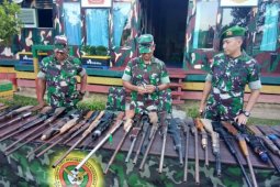 Prajurit Perbatasan Amankan 77 Senjata Api Rakitan