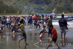 Liburan, Objek Wisata Tulungagung-Trenggalek "Kebanjiran" Wisatawan