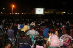 Puluhan Ribu Masyarakat Nobar Film Pembantian PKI