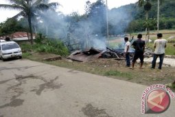 Satu Rumah Habis Terbakar