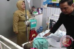 Wagub  Doakan  Siti Fatimah  Cepat Sembuh