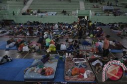 Kemensos Menyalurkan Bantuan untuk Pengungsi Gunung Agung