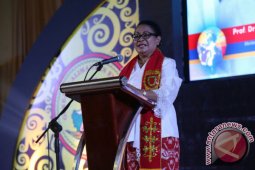 Yohana Yembise Minta Masyarakat Hargai Kontribusi Perempuan