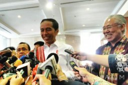Jokowi belum Terima Surat Pengunduran Khofifah Maju Pilkada Jatim (Video)