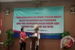 Menteri Yohana Buka Pelatihan Penegakan Hukum Bagi Anak di Sorong