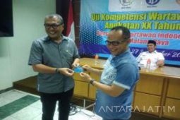 Ketua PWI Jatim: Wartawan "Dosen" bagi Masyarakat (Video)