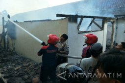 Gedung SMA YP Kota Blitar Terbakar