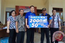 BCA Menyerahkan Bantuan Pengungsi Gunung Agung