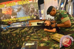 TNI pamerkan alutsista di pusat perbelanjaan Bengkulu