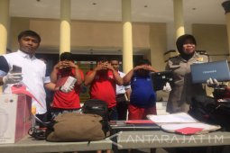 Polisi Surabaya Meringkus Tukang Gojek Gadungan