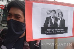 Protes Putusan Peradilan Setya Novanto