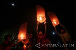 Perayaan Waisak Ditutup dengan Terbangkan Ribuan Lampion