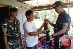 Seorang Petani Nunukan Serahkan Sukarela Pistol Rakitan