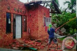 Empat rumah dihantam angin puting beliung