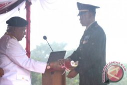 Gubernur Awang Jadi Inspektur Upacara HUT TNI