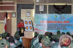 BUPATI TANAH LAUT MENGHADIRI PEMBEKALAN KONTINGEN