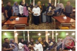 Tunjukkan Penghormatan, Endang Bersilaturahmi ke Guru SD