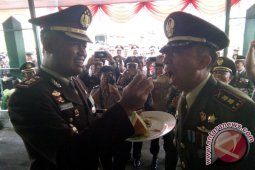 Dandim Putussibau Tertangkap Kamera "Disuap" Kapolres