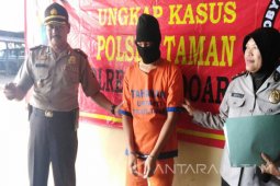 Polisi Sidoarjo Tangkap Residivis Pencurian Telepon Genggam