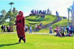 Menikmati Pesona "Bukit Cinta" di Pamekasan