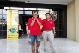 Polisi Tangkap Seorang Ayah karena Menyetubuhi Anaknya