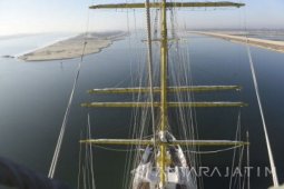 KRI Bima Suci Lintasi Terusan Suez