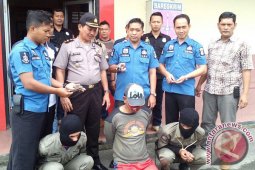 Polres Rejang Lebong Tangkap Oknum Satpol PP Pembuat Senpi