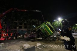 Truk Terguling
