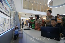Risma Berharap "Command Center" Menjangkau Wilayah Polsek