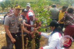 Penghijauan Kabupaten Samosir di Gedung Geopark Kaldera Toba