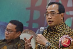Menhub: kendali aplikator taksi daring di Kemenkominfo