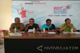 26 Media Jatim Ikuti Kejuaraan Bulu Tangkis Antarmedia
