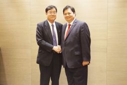 PT Adaro Group Bantu Enam Unit Mobil