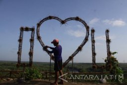 Kembangkan Wisata Desa