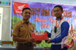 Honda Didik Pelajar Tarutung Soal Keselamatan Berkendara