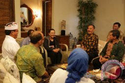 Bupati Tabanan Masuk Nominasi Penerima "Leadership Award 2017"