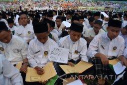 Rekor MURI Membaca Kitab Kuning