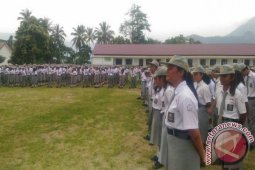 Bupati Samosir di SMAN 1 Pangururan