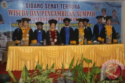 Akper Tapteng Wisuda 26 Ahli Madya Keperawatan