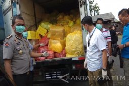 Polisi Jatim Amankan 1,3 Ton Limbah Medis Berbahaya (Video)